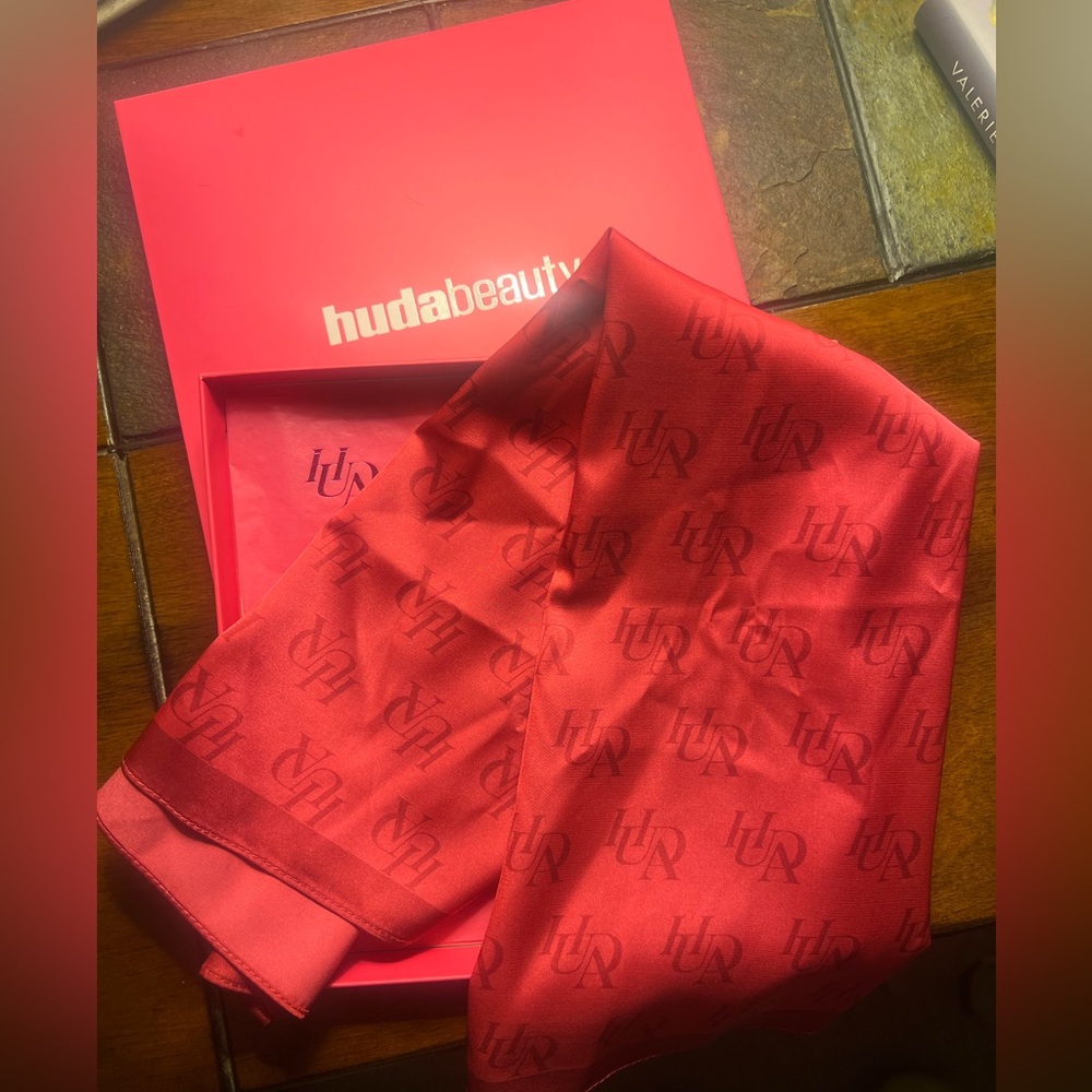 Huda Beauty head scarf. Limited edition. NIB  POWER PINK